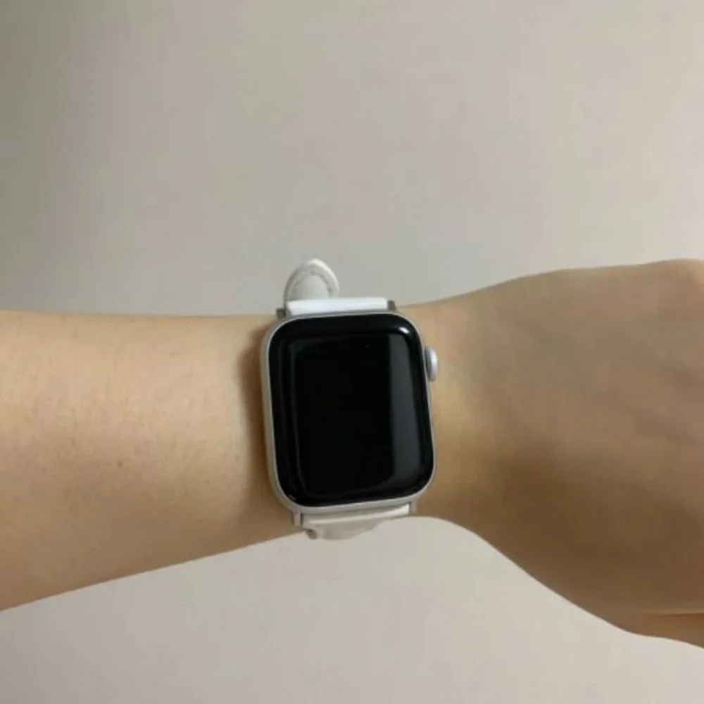 NEW[BAND] Slim White Strap Leather For Apple Watch - Picture 3 of 6